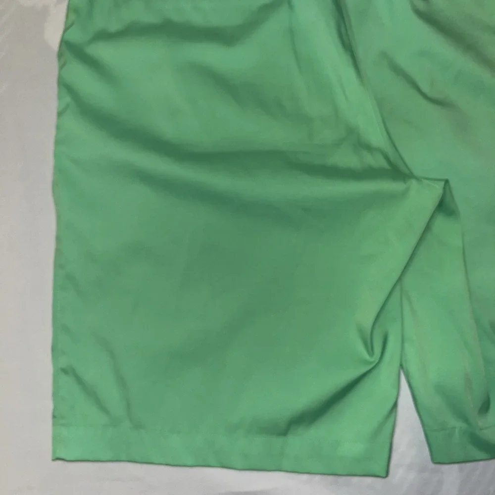 Nike Golf Mens Lime Green Shorts Size 34